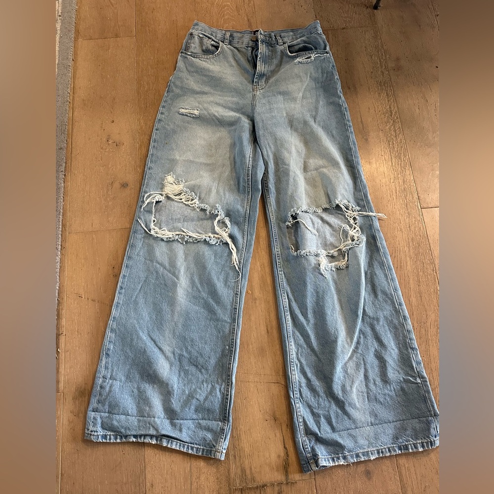 BDG Light Wash Skater baggy Distressed Wide Leg Jeans